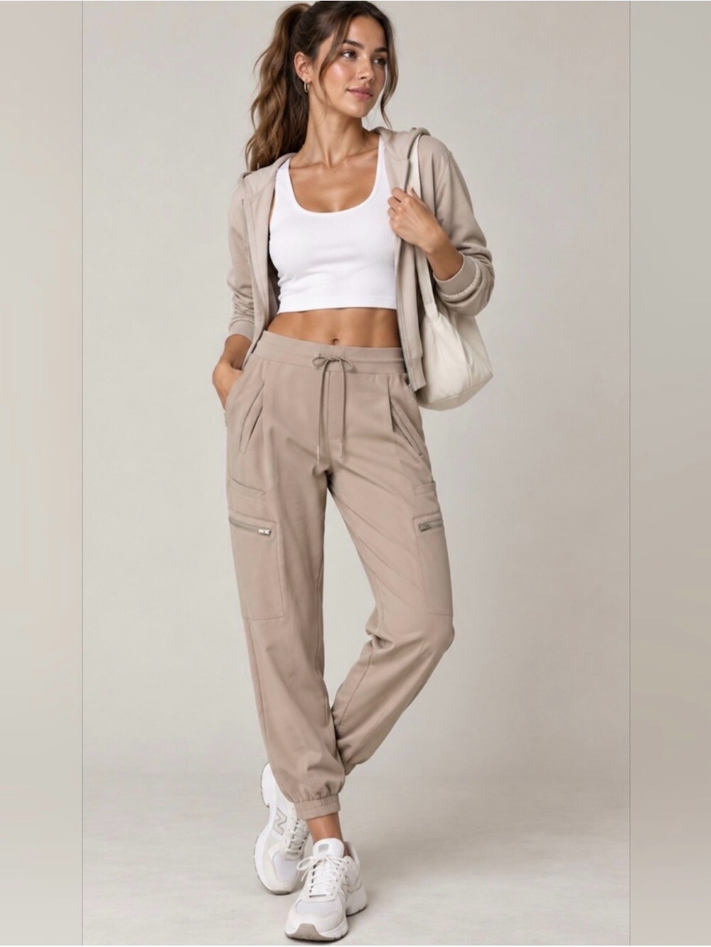NWOT Athleta Go Far Travel pant khaki tan size 4